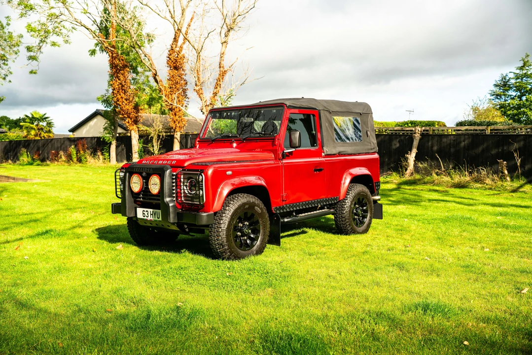 2013 Land Rover Defender 90 - Image 22 of 31