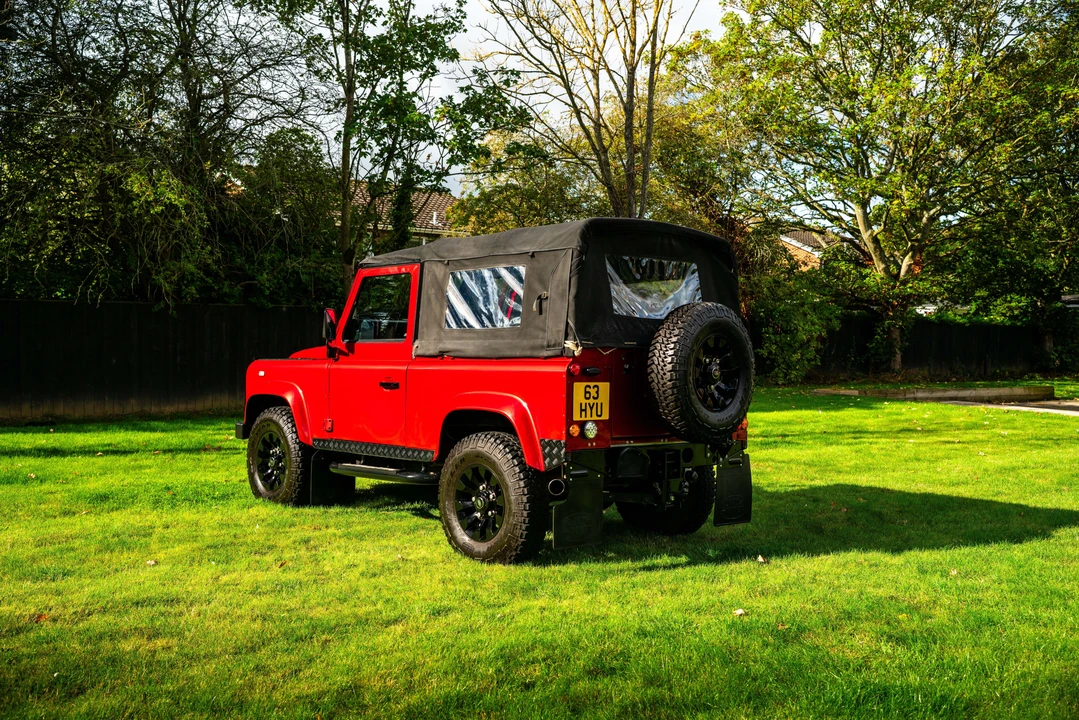 2013 Land Rover Defender 90 - Image 23 of 31