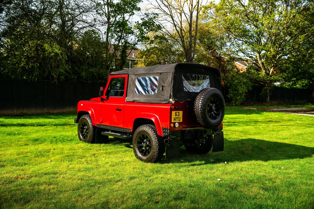 2013 Land Rover Defender 90 - Image 24 of 31