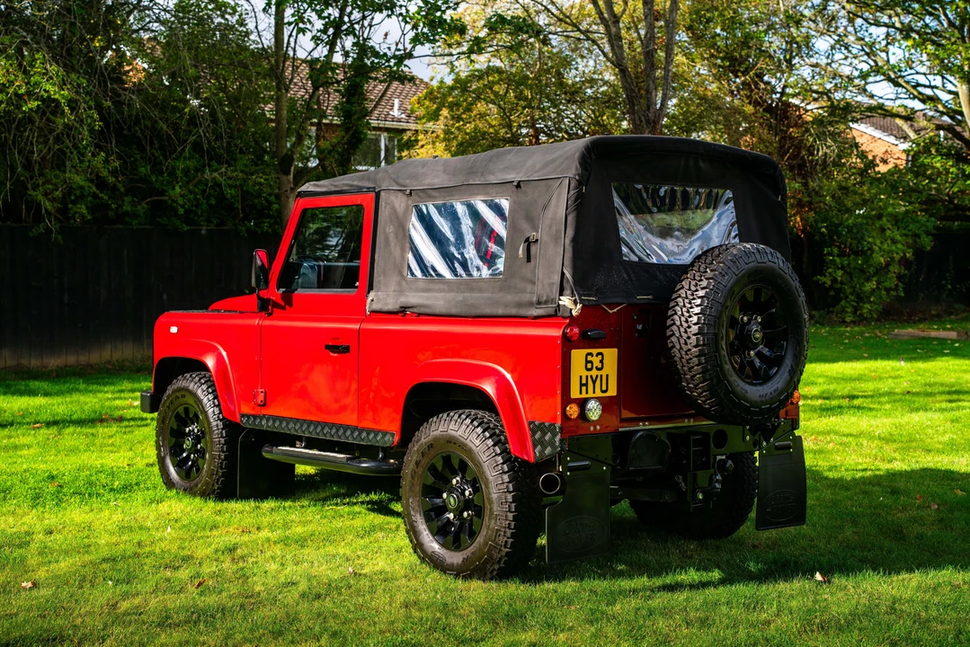 2013 Land Rover Defender 90 - Image 7 of 31
