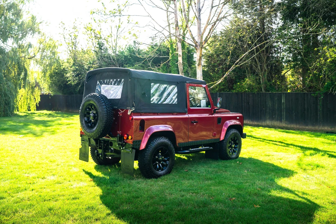 2013 Land Rover Defender 90 - Image 26 of 31