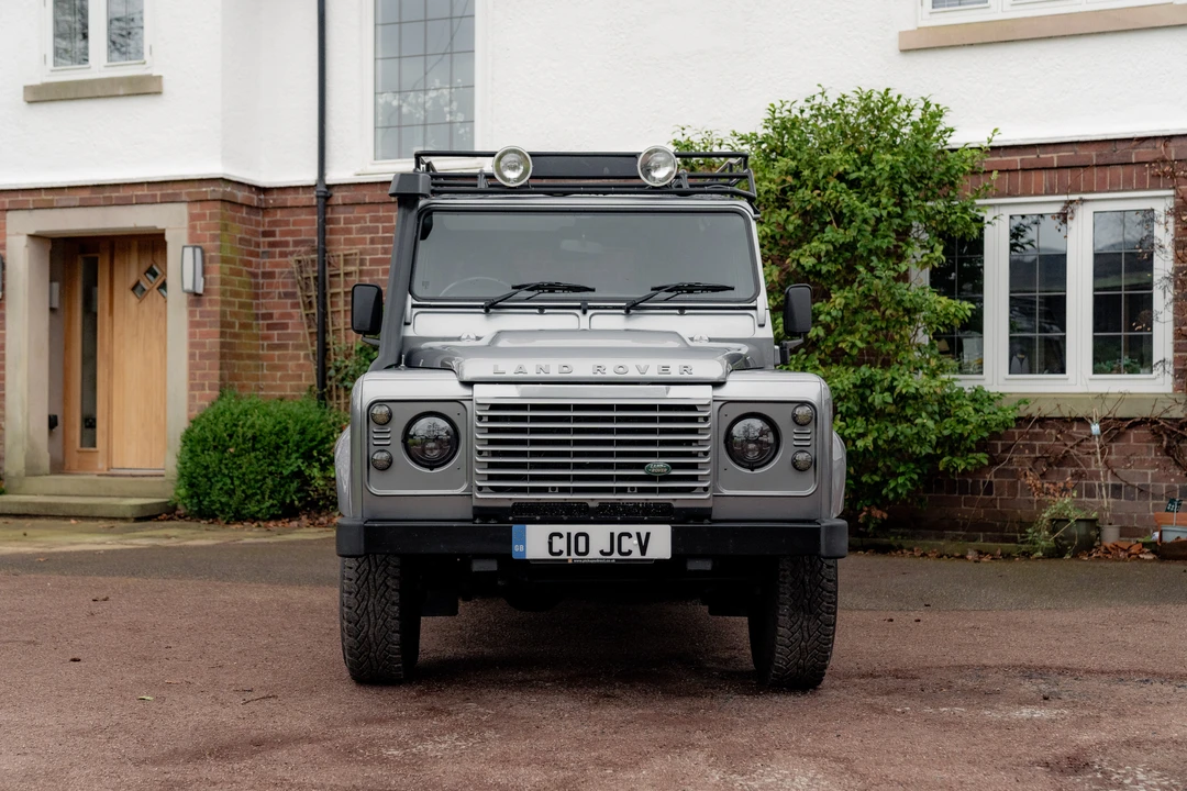 2013 Land Rover Defender 90 - Image 3 of 31