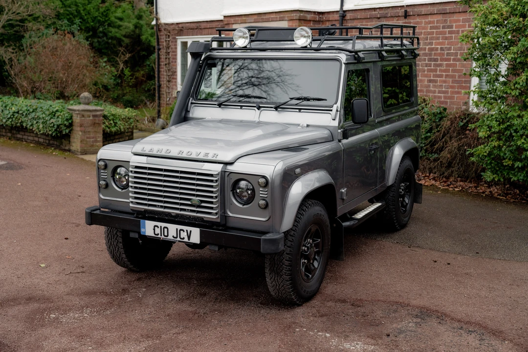 2013 Land Rover Defender 90 - Image 16 of 31