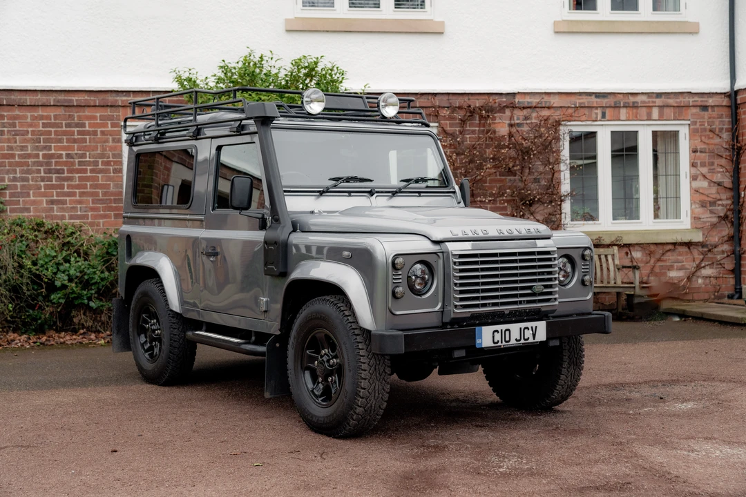 2013 Land Rover Defender 90 - Image 4 of 31