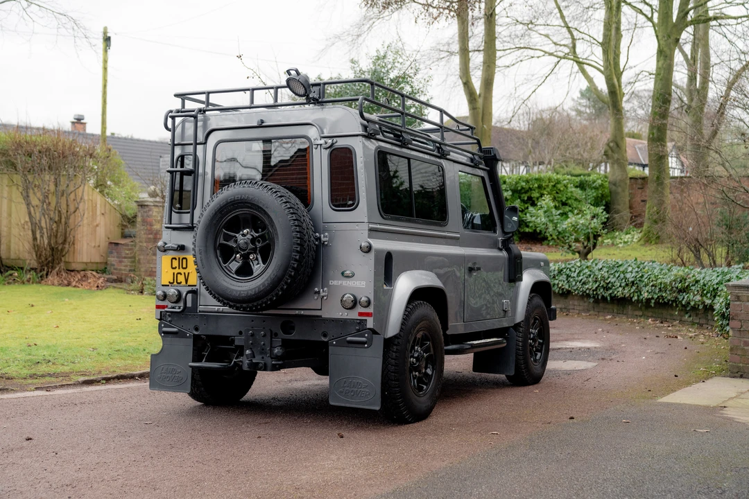 2013 Land Rover Defender 90 - Image 6 of 31