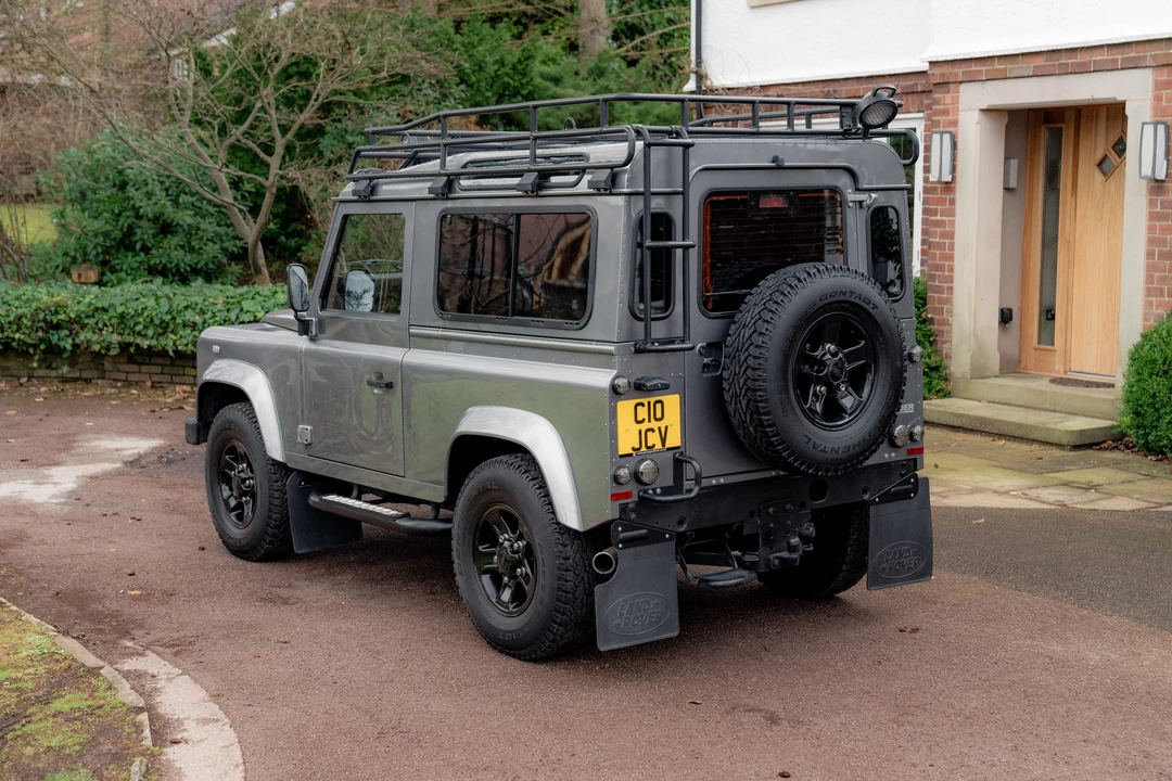 2013 Land Rover Defender 90 - Image 14 of 31