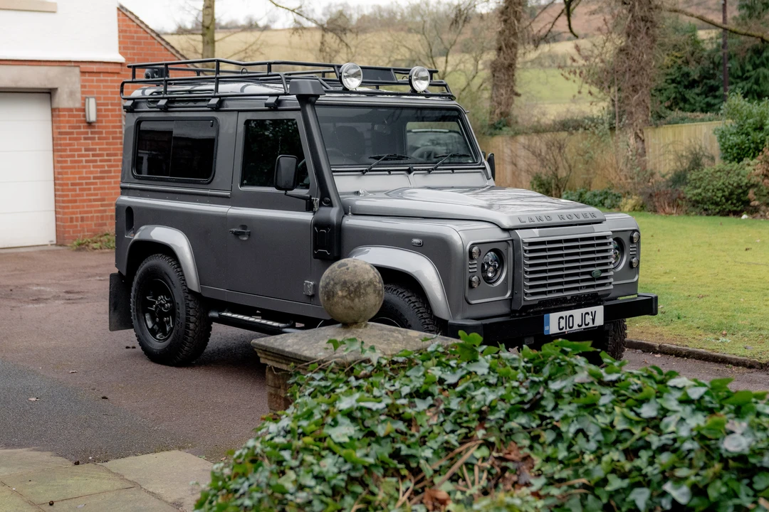 2013 Land Rover Defender 90 - Image 25 of 31