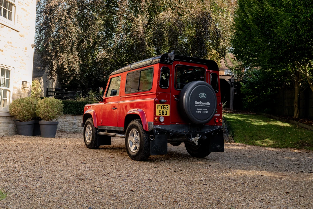 2013 Land Rover Defender 90 - Image 15 of 31