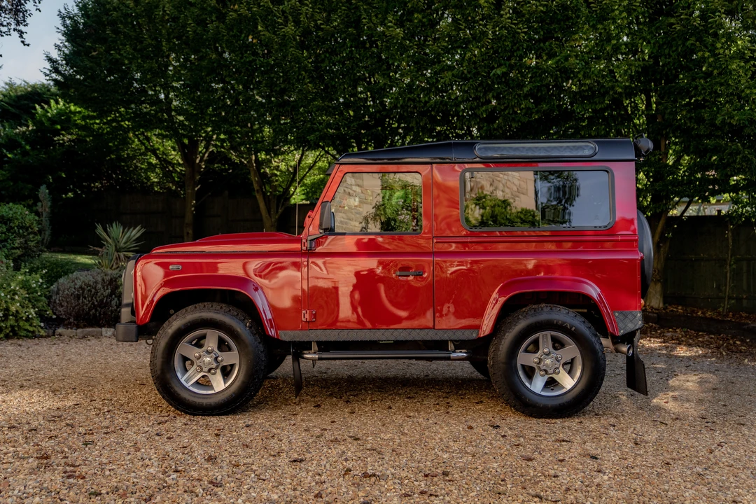 2013 Land Rover Defender 90 - Image 9 of 31