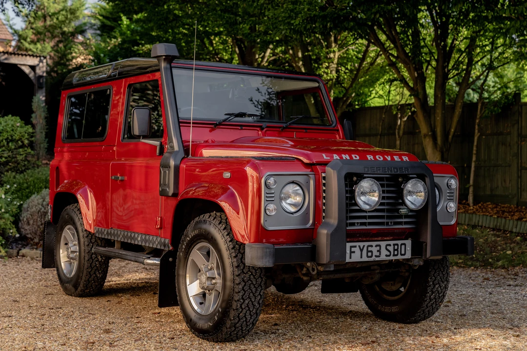 2013 Land Rover Defender 90 - Image 19 of 31