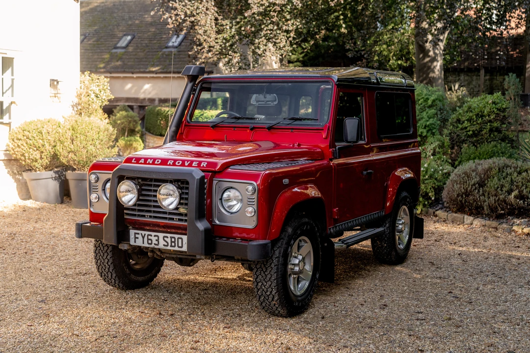 2013 Land Rover Defender 90 - Image 2 of 31