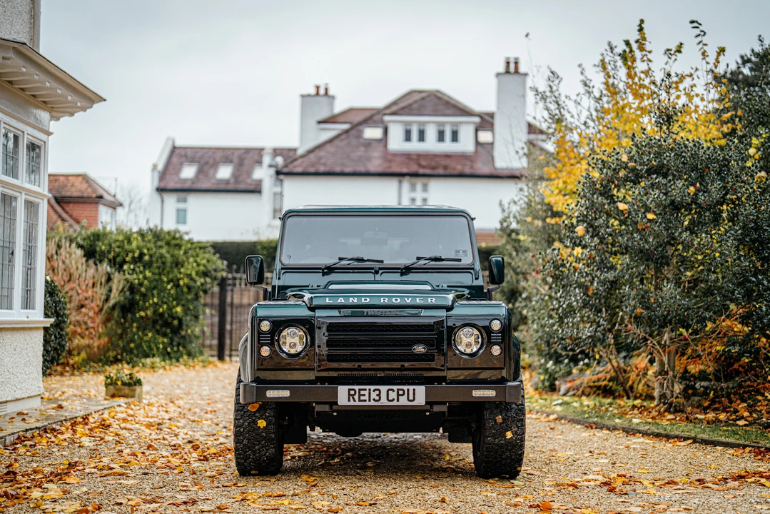 2013 Land Rover Defender 90 - Image 3 of 31