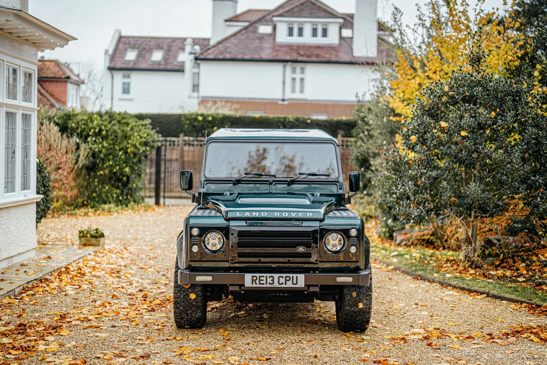 2013 Land Rover Defender 90 - Image 11 of 31