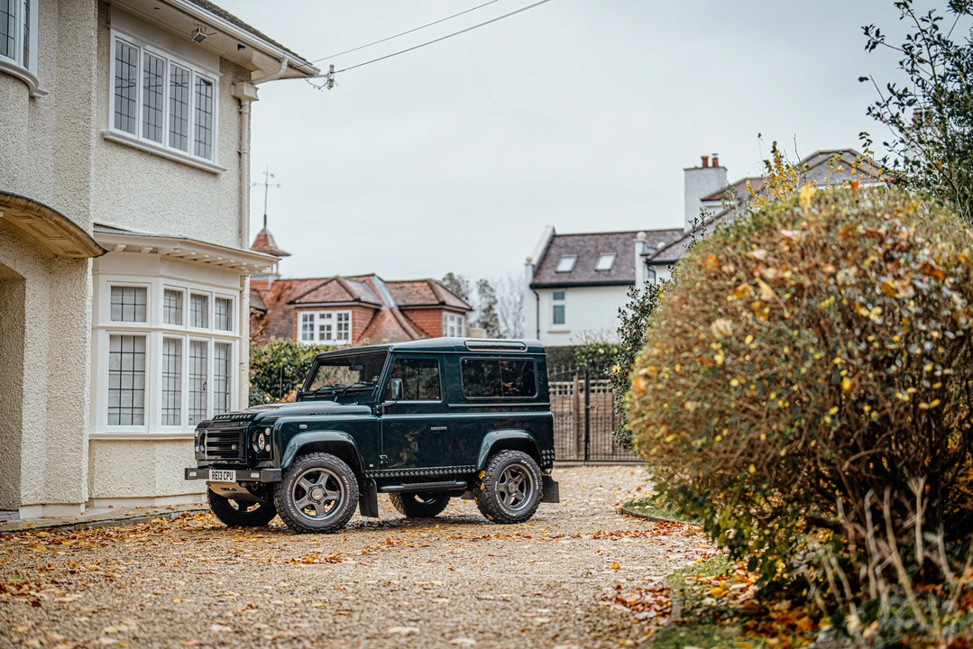 2013 Land Rover Defender 90 - Image 13 of 31