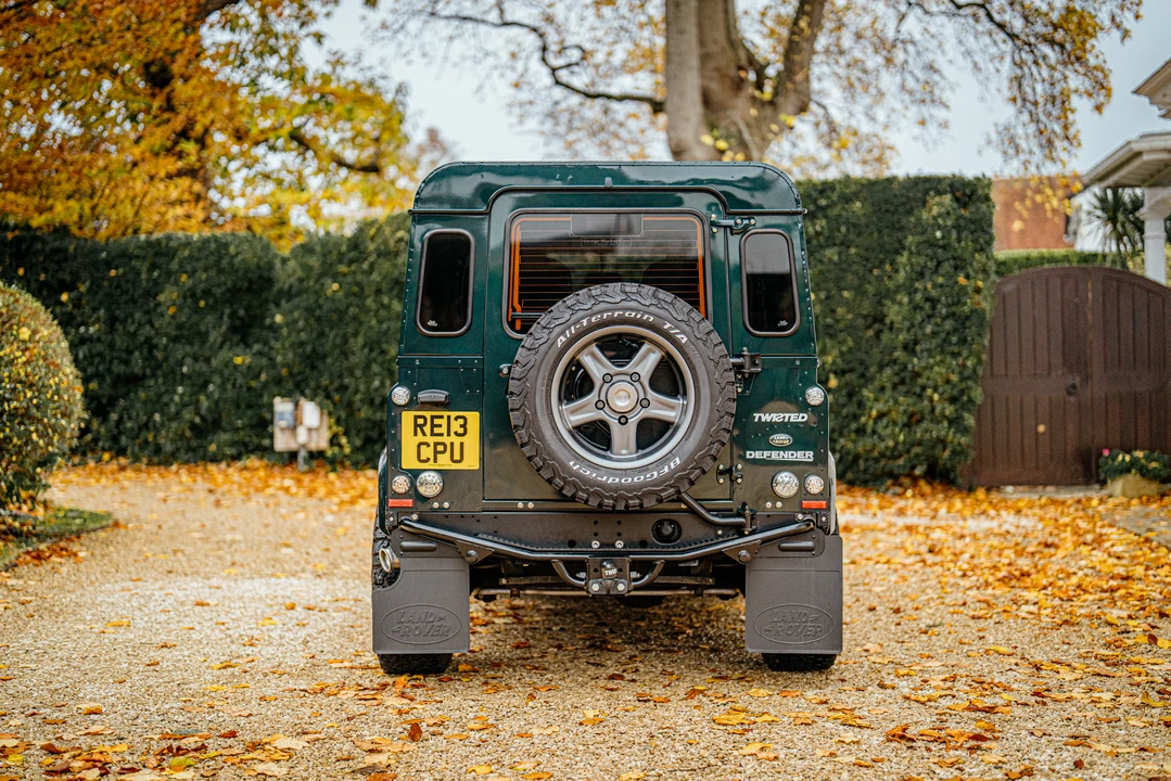 2013 Land Rover Defender 90 - Image 14 of 31