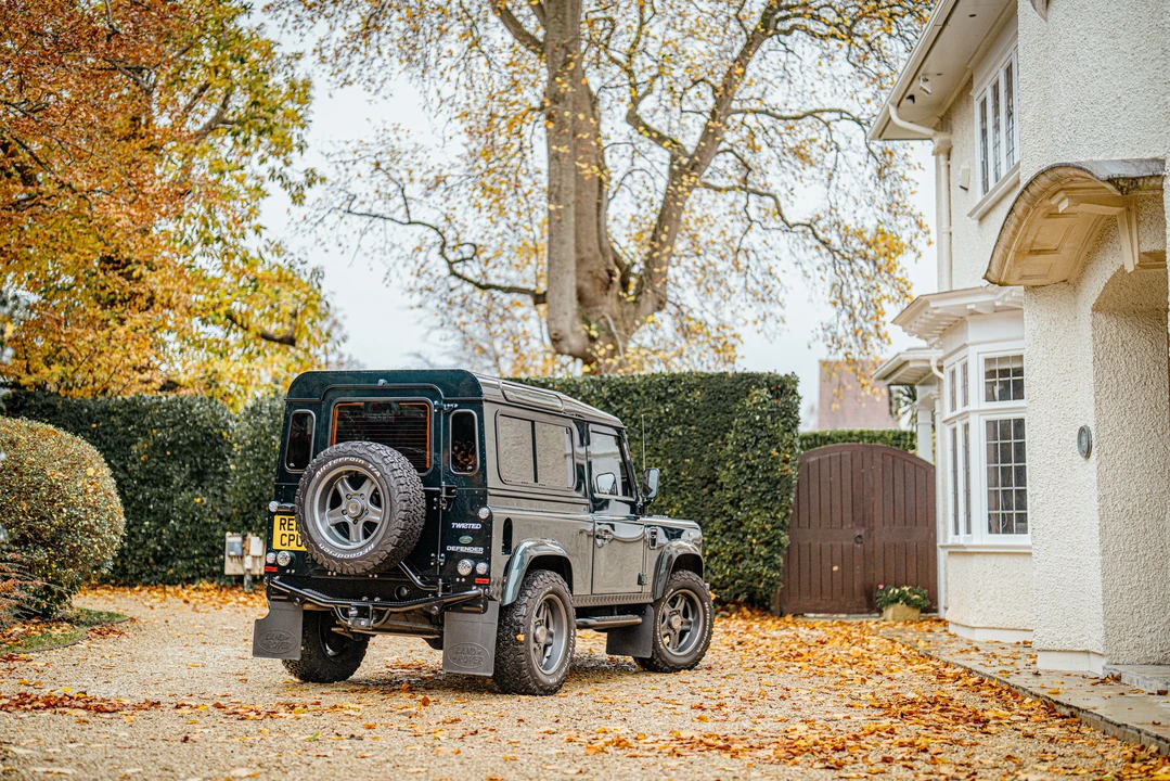 2013 Land Rover Defender 90 - Image 15 of 31