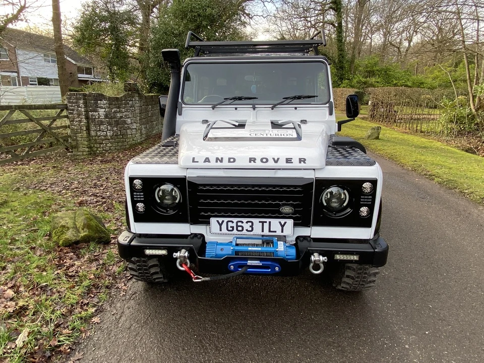 2013 Land Rover Defender 90 - Image 11 of 30