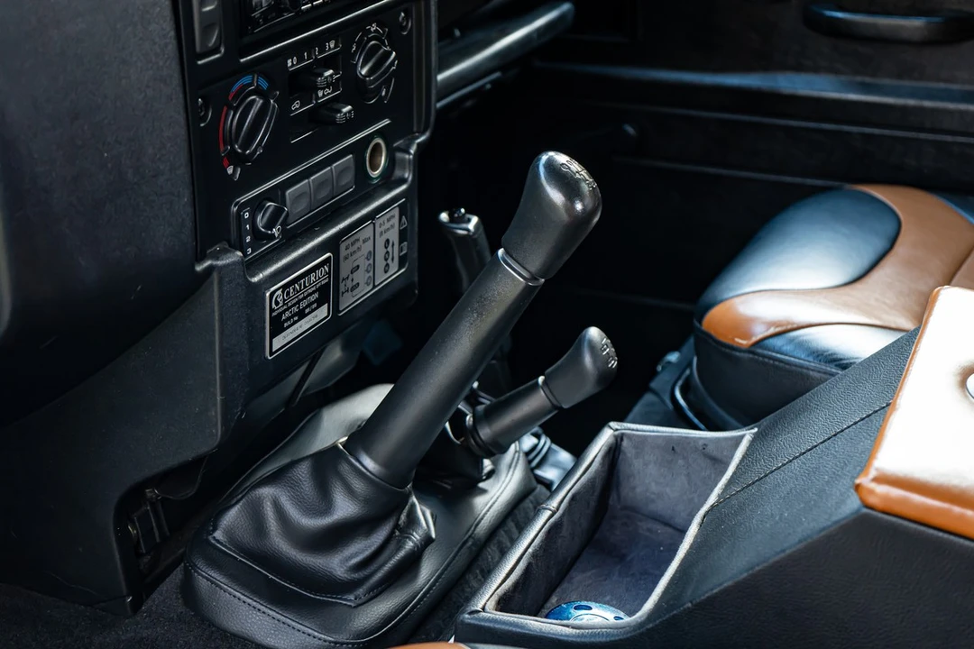 2013 Land Rover Defender 90 - Image 28 of 30