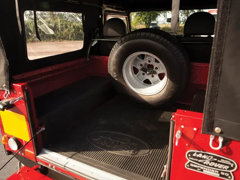 2013 Land Rover Defender - Image 16 of 24