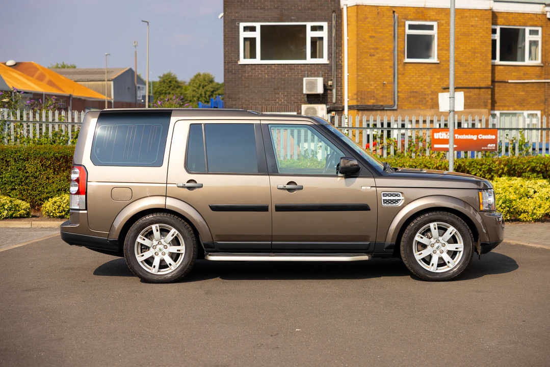 2013 Land Rover Discovery 4th Gen - Image 12 of 31