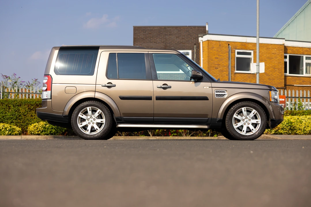 2013 Land Rover Discovery 4th Gen - Image 4 of 31