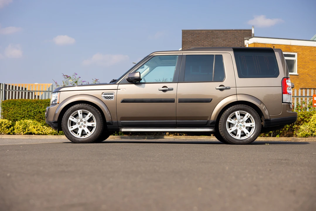 2013 Land Rover Discovery 4th Gen - Image 16 of 31