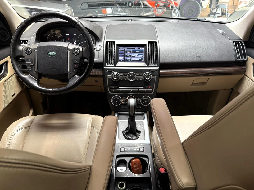 2013 Land Rover Freelander - Image 10 of 12