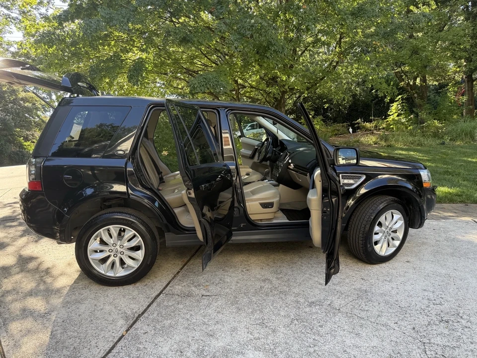 2013 Land Rover Freelander - Image 11 of 21