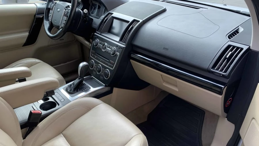 2013 Land Rover Freelander - Image 6 of 8