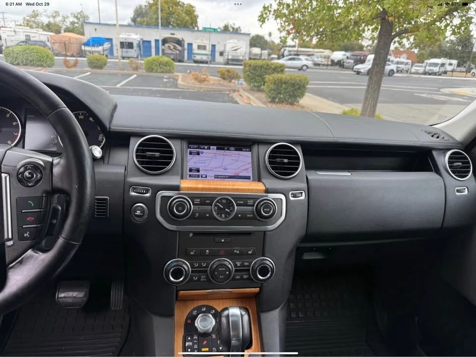 2013 Land Rover Discovery 4th Gen - Image 3 of 10
