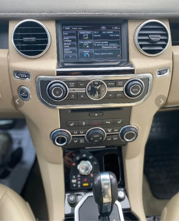 2013 Land Rover Discovery 4th Gen - Image 4 of 16
