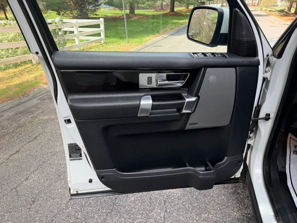2013 Land Rover Discovery 4th Gen - Image 15 of 31