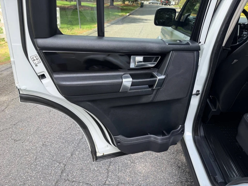 2013 Land Rover Discovery 4th Gen - Image 21 of 31