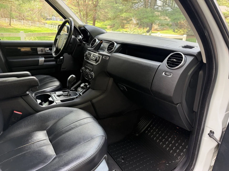 2013 Land Rover Discovery 4th Gen - Image 30 of 31