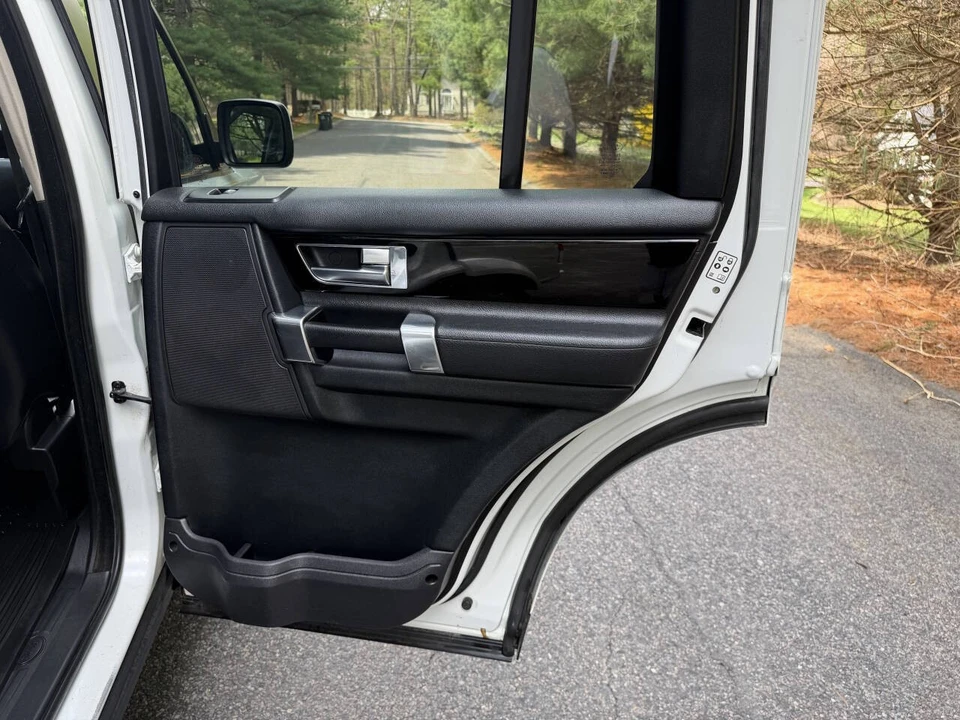 2013 Land Rover Discovery 4th Gen - Image 24 of 31
