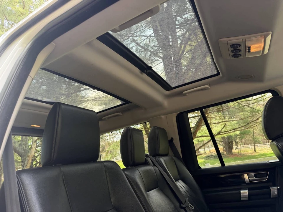 2013 Land Rover Discovery 4th Gen - Image 28 of 31
