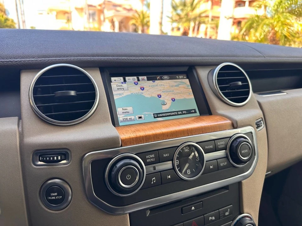 2013 Land Rover Discovery 4th Gen - Image 18 of 21