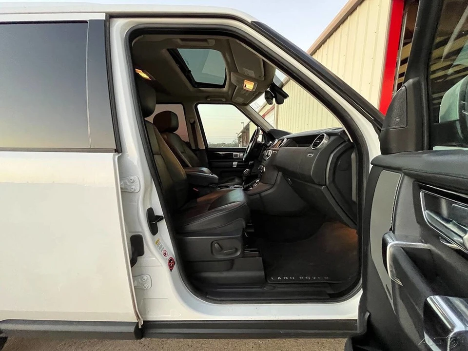 2013 Land Rover Discovery 4th Gen - Image 15 of 21
