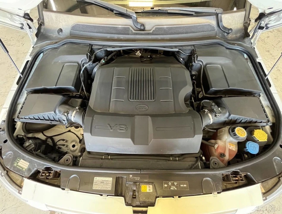 2013 Land Rover Discovery 4th Gen - Image 19 of 21