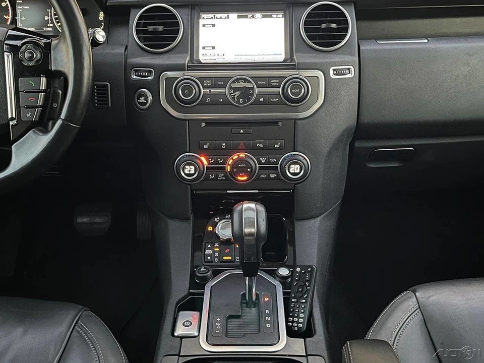 2013 Land Rover Discovery 4th Gen - Image 17 of 21