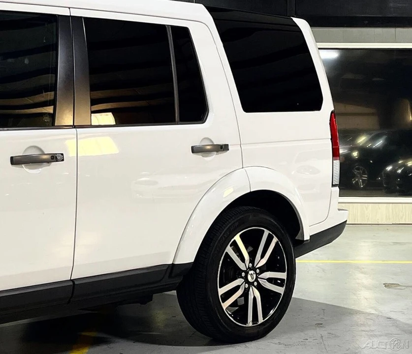 2013 Land Rover Discovery 4th Gen - Image 6 of 21