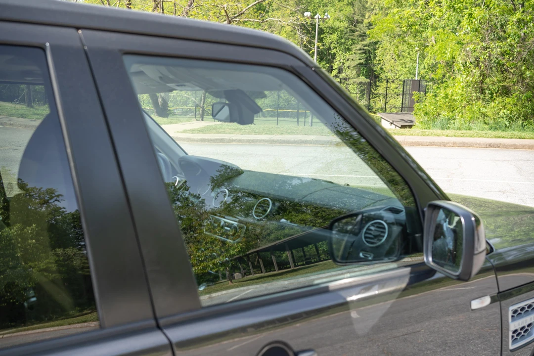 2013 Land Rover Discovery 4th Gen - Image 30 of 31