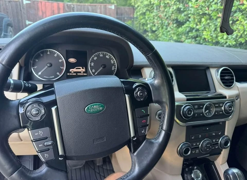 2013 Land Rover Discovery 4th Gen - Image 11 of 12