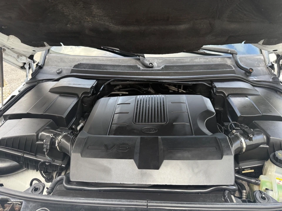 2013 Land Rover Discovery 4th Gen - Image 17 of 19