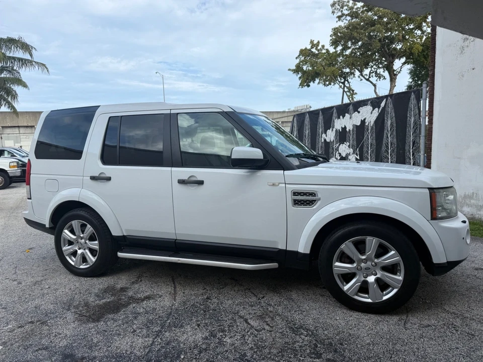 2013 Land Rover Discovery 4th Gen - Image 3 of 19