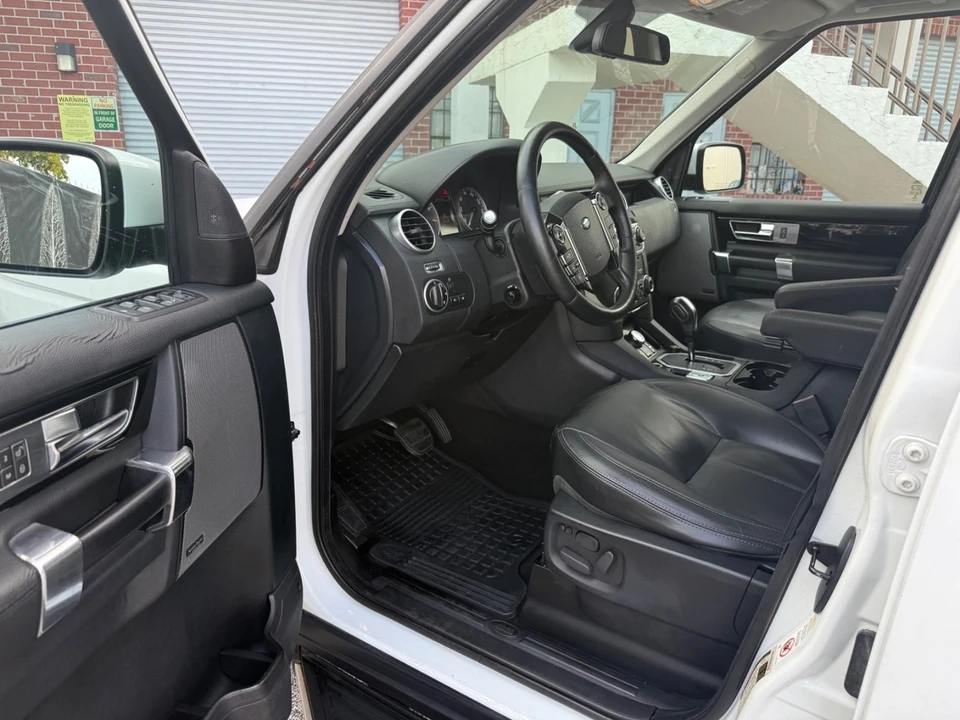 2013 Land Rover Discovery 4th Gen - Image 9 of 19