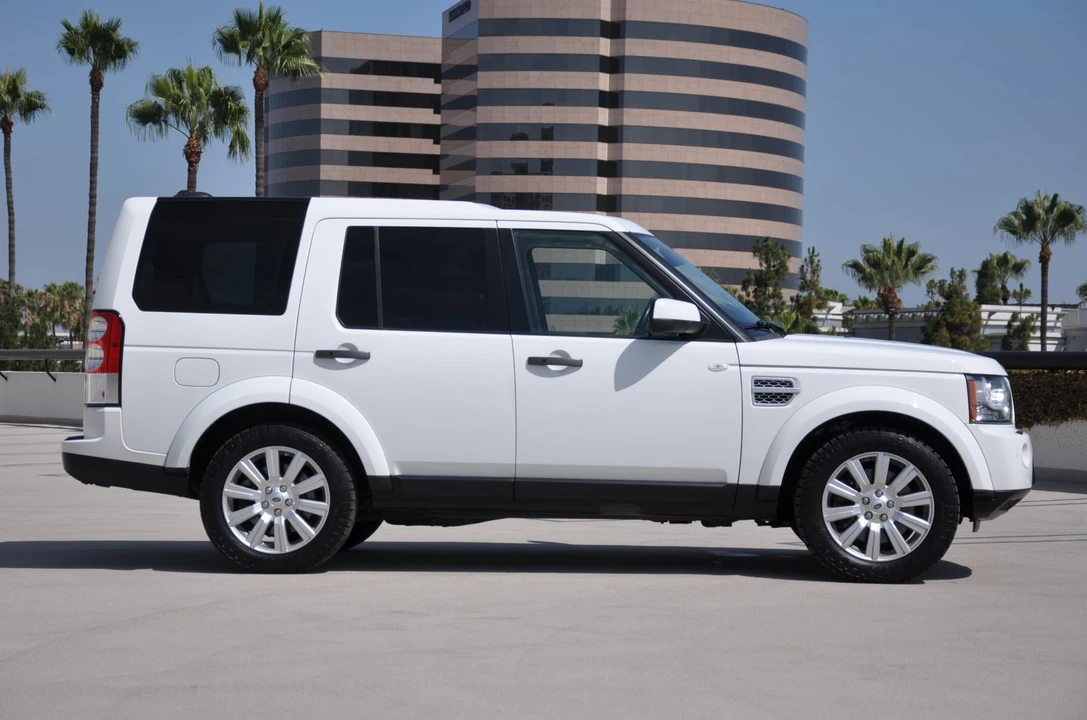 2013 Land Rover Discovery 4th Gen - Image 11 of 31