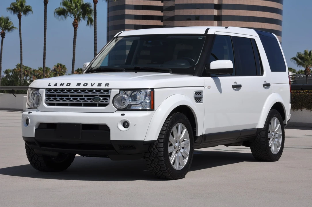 2013 Land Rover Discovery 4th Gen - Image 2 of 31