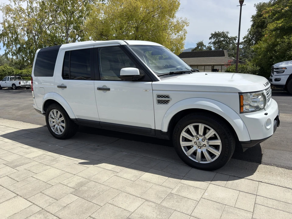 2013 Land Rover Discovery 4th Gen - Image 2 of 31
