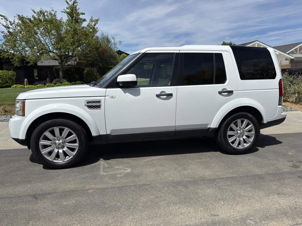 2013 Land Rover Discovery 4th Gen - Image 4 of 31